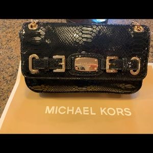 MTW Michael Kors  black and gold chain handle